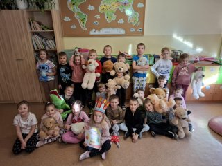 Dzień Pluszowego Misia w szkole – święto radości i przytulania