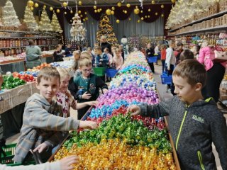 Wycieczka do Muzeum Bombki Choinkowej w Nowej Dębie