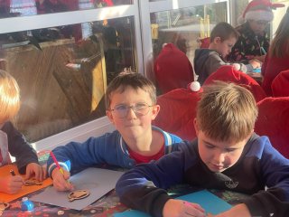 Wycieczka klas pierwszych do Pracowni Świętego Mikołaja