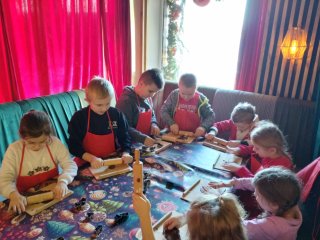 Wycieczka klas pierwszych do Pracowni Świętego Mikołaja