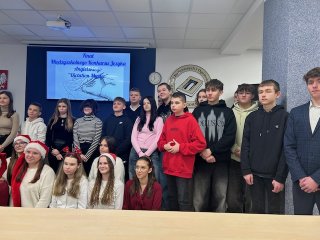 Uczniowie naszej szkoły triumfują w międzyszkolnym konkursie języka angielskiego „Dictionary Master”