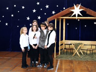 Jasełka szkolne – magia świątecznego przedstawienia