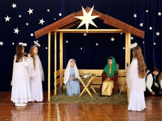 Jasełka szkolne – magia świątecznego przedstawienia
