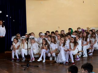 Jasełka szkolne – magia świątecznego przedstawienia