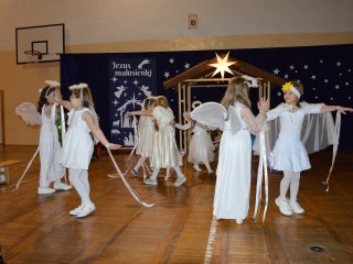 Jasełka szkolne – magia świątecznego przedstawienia