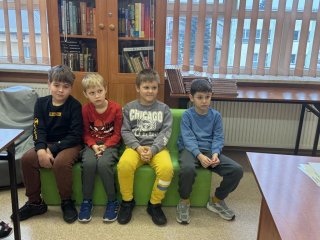 Pasowanie na Czytelnika – pierwszoklasiści wkraczają w świat książek