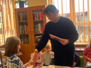 Pasowanie na Czytelnika – pierwszoklasiści wkraczają w świat książek