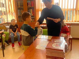 Pasowanie na Czytelnika – pierwszoklasiści wkraczają w świat książek