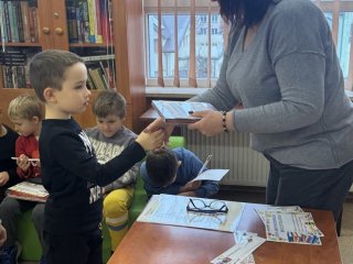 Pasowanie na Czytelnika – pierwszoklasiści wkraczają w świat książek