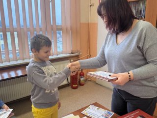 Pasowanie na Czytelnika – pierwszoklasiści wkraczają w świat książek