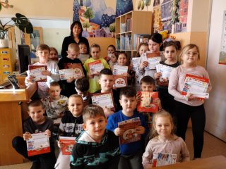 Pasowanie na Czytelnika – pierwszoklasiści wkraczają w świat książek