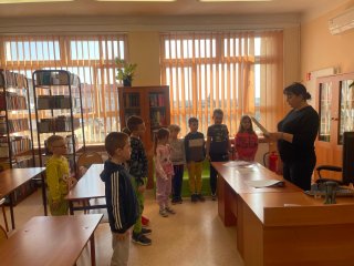 Pasowanie na Czytelnika – pierwszoklasiści wkraczają w świat książek