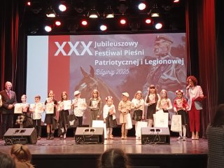 Sukces naszych uczennic na XXX Festiwalu Pieśni Patriotycznej i Legionowej