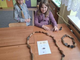 „LITERKI W AKCJI” – JESIENNE ZADANIE KLASY 1a