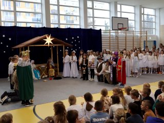 Jasełka w naszej szkole – wyjątkowe spotkanie z bożonarodzeniową tradycją