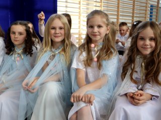 Jasełka w naszej szkole – wyjątkowe spotkanie z bożonarodzeniową tradycją