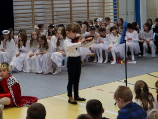 Jasełka w naszej szkole – wyjątkowe spotkanie z bożonarodzeniową tradycją