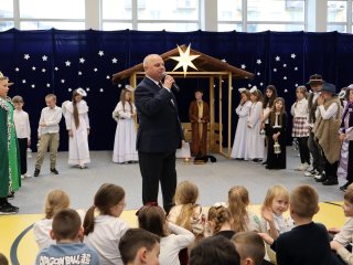 Jasełka w naszej szkole – wyjątkowe spotkanie z bożonarodzeniową tradycją