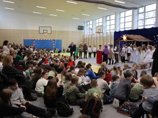 Jasełka w naszej szkole – wyjątkowe spotkanie z bożonarodzeniową tradycją