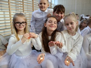 Jasełka w naszej szkole – wyjątkowe spotkanie z bożonarodzeniową tradycją